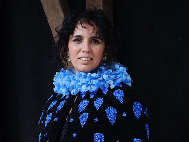 Sole Navarro, Alumni y creadora de ESEtextil: el arte de bordar con aguja mágica